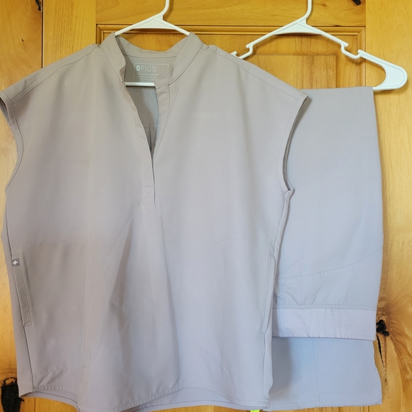 Figs Womens Scrub Set - Slate - Picture 1 of 3
